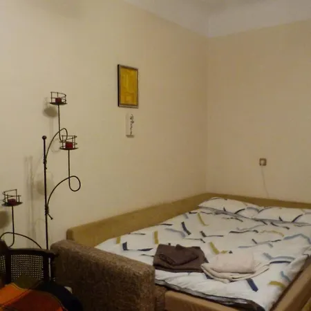 Апартаменти 1-bedroom With Character, Old Town Рига